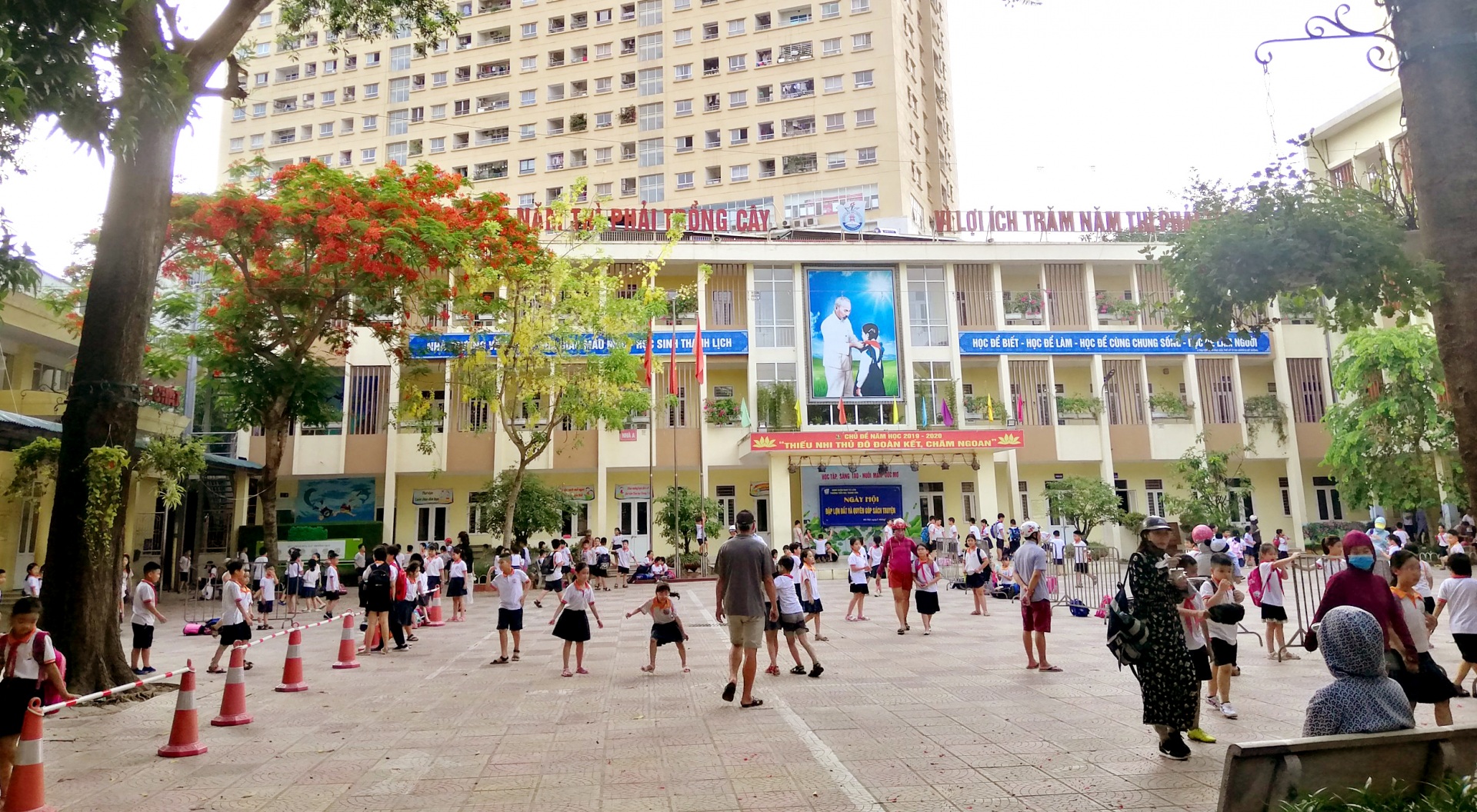 Trường tiểu học Trung Văn